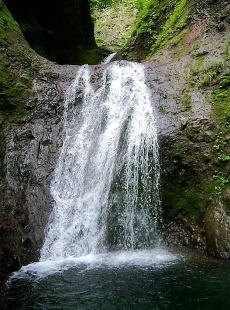 矢櫃の滝下段10M